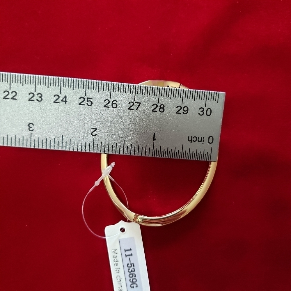 Gold Tone Bracelet - Picture 10 of 11